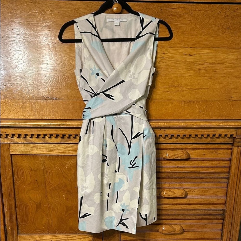 Diane von Furstenberg Boho Feminine Romantic Floral Cotton Wrap Dress Sleeveless
